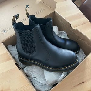 Dr Martens Chelsea Boot
